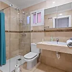 דירה 49 Comfortable 2-bedroom Garden Close To