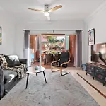 Apartment 49 Comfortable 2-bedroom Garden Close To *