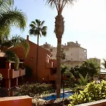 49 Comfortable 2-bedroom Garden Close To