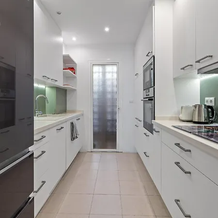 49 Comfortable 2-bedroom Garden Close To