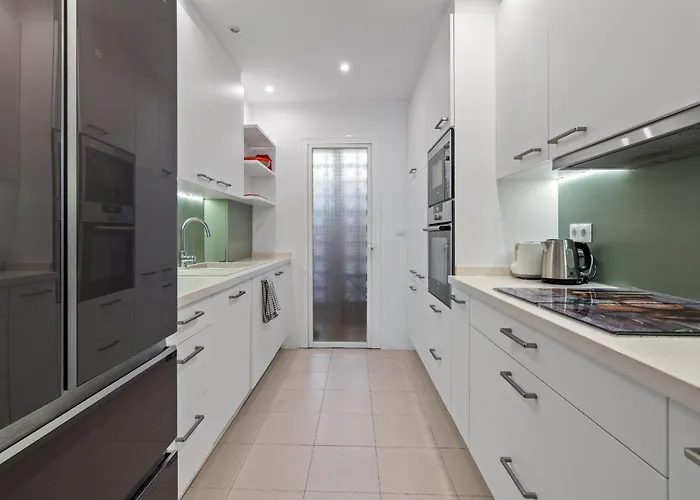 49 Comfortable 2-bedroom Garden Close To